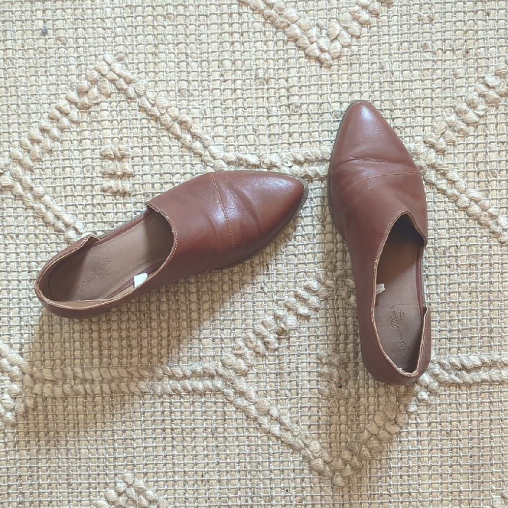 Universal Thread Brown Shoes | Flats / Sandals | Size 6.5